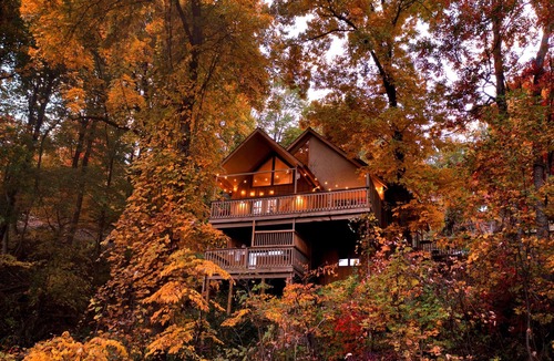 Chalet Village Cabin | Hot Tub + Game Room | Sleeps 12 | Mountain Views | 5 min to Ober