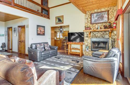 Ellijay House | Hot Tub, Game Tables & Mtn Views: Ellijay Cabin