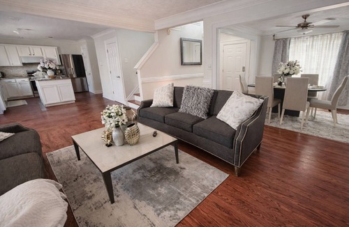 Sugar Hill House | Hot tub Home near Lake Lanier & Mall of Georgia