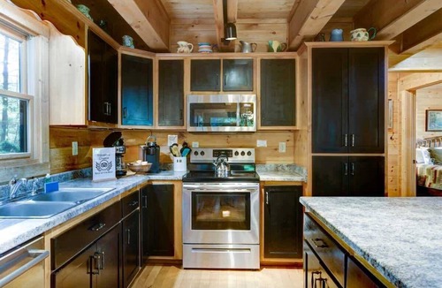 Morganton Cabin | Hot Tub & Scenic Mountain Views, Game Room
