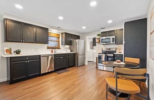 Reynoldsburg House | Huber Homestead-Entire Home Ranch Backyard Garage