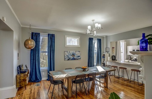 Medical District House | Huge 4,500 space: 6 bedrooms, 4 En-Suites, privacy, open concept, gated parking