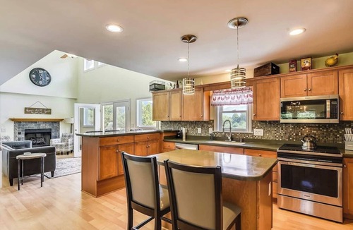 Weaverville House | Huge Home, Close to DT Asheville, Apartment Included, Fire Pit, Lg Deck, Mt View