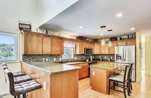 Weaverville House | Huge Home, Close to DT Asheville, Apartment Included, Fire Pit, Lg Deck, Mt View