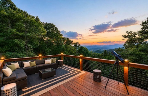 Pisgah Forest House | Indoor Pool Resort Speakeasy Views