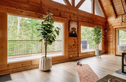 Gatlinburg - Pigeon Forge Cabin | Indoor Pool - Sleeps 26 - Hot Tub