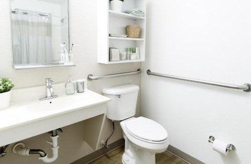 Matthews Hotel | InTown Suites Extended Stay Matthews NC - East Independence