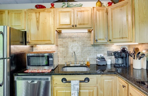 Big Canoe Cabin | Jasper Hideaway w/Spacious Deck + Community Pool