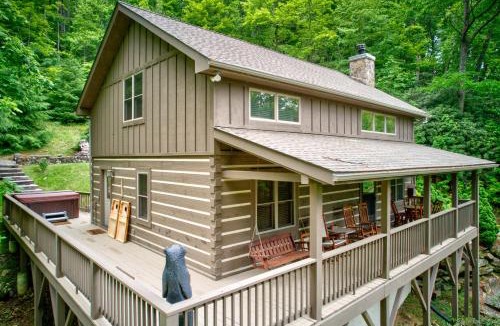 Vilas House | Kaylee's Kabin 2BR log cabin located in Valle Crucis