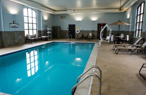 Lexington Condo | King Suite. Free Breakfast. Pool. Near University of Kentucky.