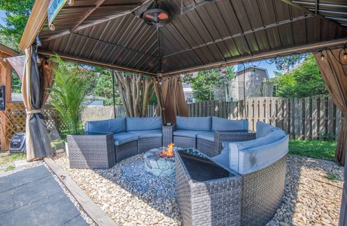 Knoxville House | Knoxville Escape - Resort Style Backyard - Pool, Hot Tub, Sauna - Sleeps 15