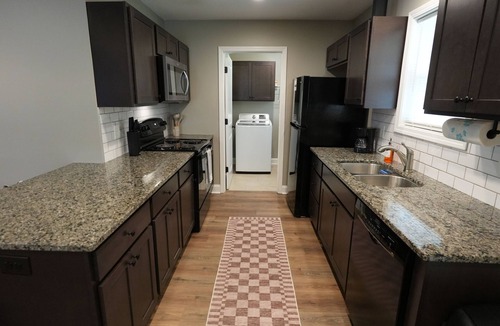 Knoxville House | Knoxville Hills Family Getaway Near UT Knoxville and Downtown w. Gameroom + Yard