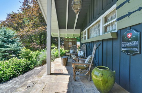 Little Switzerland Cottage | 'La Petite Chalet' w/Views in Blue Ridge Mtns!