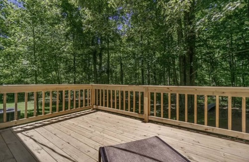 Sparta Cottage | Lake Cottage minutes away from downtown Sparta