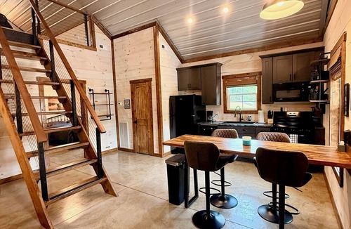 Guntersville Cabin | Lake Guntersville Cabin 2 miles from City Harbor