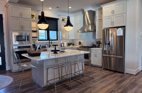 Seneca House | Lake Life Paradise- Luxury Waterfront Home On Lake Keowee
