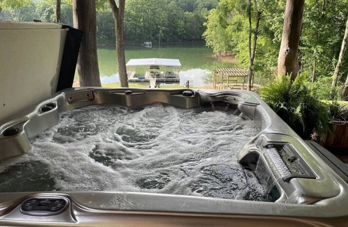 La Follette Cabin | Lakefront, Baltic jacuzzi, 6bdrm, 3 fire pits, kayaks, 24’outdoor Bar!sxs trails