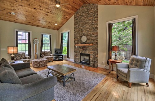 Sharps Chapel House | Lakefront Cottage with Private Double Dock