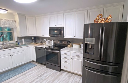 Lake Lure Cottage | Lakefront Retreat Rumbling Bald | Dock, Kayaks, Resort Amenities, Easy Access