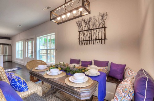 Pittsburg House | Lakefront Treehouse w/Dock · 2 King Suites · Sleeps 12 · Voted Best of Kentucky