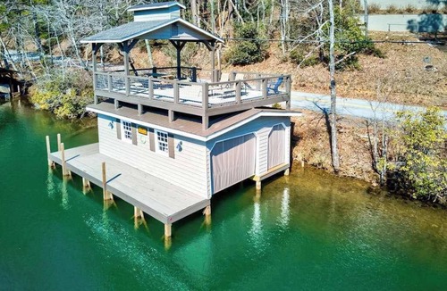 Lakemont House | Lakeside Retreat on Lake Rabun