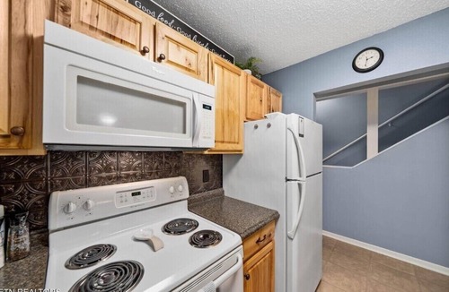 Fairfield Glade Condo | Lakeview 2 Bedroom/1.5 Bath Condo in the Heart of Fairfield Glade with King Bed