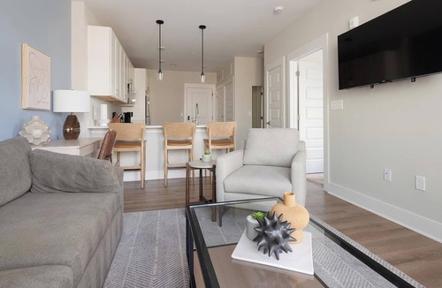 Hickory Apartment | Landing | Amazing 1BD, Gym, Clubhouse