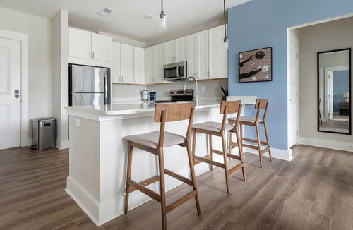 Hickory Apartment | Landing | Amazing 2BD, Clubhouse, Gym