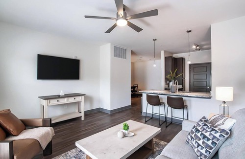 Hurstbourne Apartment | Landing | Beautiful 1BD, Gym, Clubhouse