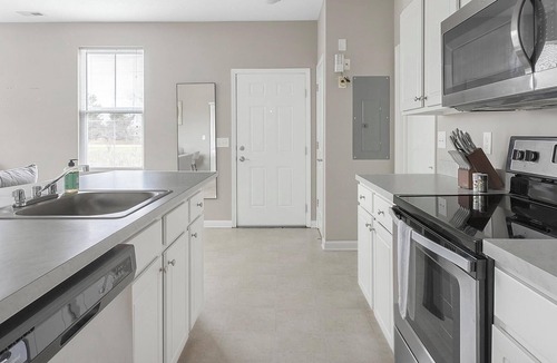 Canal Winchester Apartment | Landing | Beautiful 1BD, Clubhouse, Gym