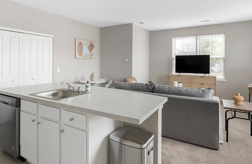 Canal Winchester Apartment | Landing | Beautiful 1BD, Clubhouse, Gym