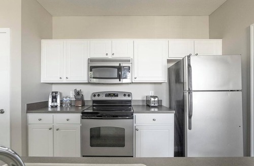 Canal Winchester Apartment | Landing | Beautiful 1BD, Pool, Clubhouse
