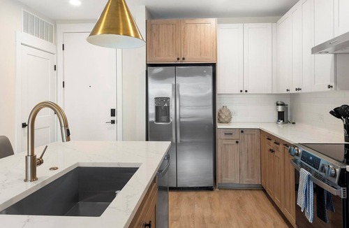 Mount Mourne Apartment | Landing | Beautiful 1BD, Pool, Clubhouse