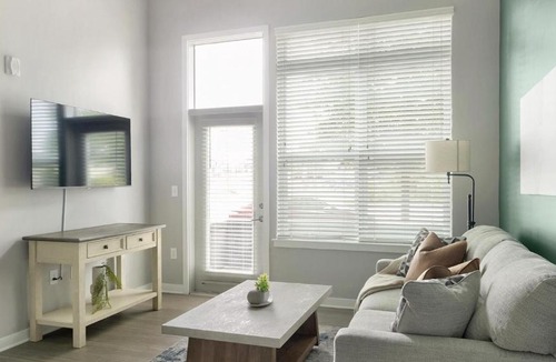 Optimist Park Apartment | Landing Beautiful 2BD Gym