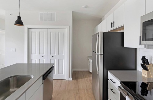 Knoxville Apartment | Landing | Beautiful 2BD, Gym