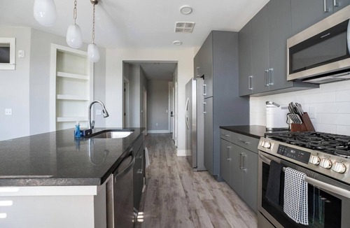Savannah Apartment | Landing | Chic 1BD, Gym, Clubhouse