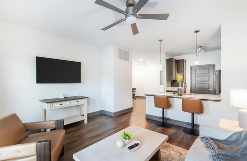 Hurstbourne Apartment | Landing | Chic 1BD, Gym, Clubhouse
