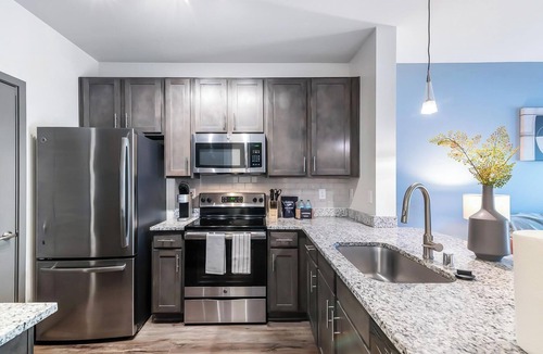 Hurstbourne Apartment | Landing | Chic 1BD, Gym, Clubhouse
