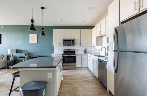 Kenton Apartment | Landing | Chic 1BD, Yoga Studio, Pool