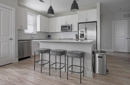 Matthews Apartment | Landing | Chic 2BD, Pool, Gym