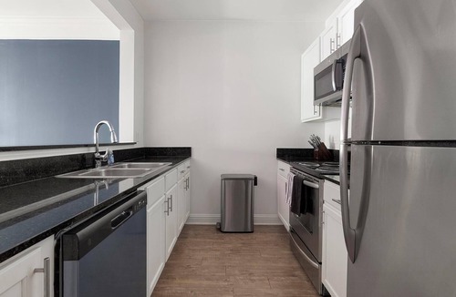 Buckhead Apartment | Landing | Incredible 1BD, Gym, Tennis Court