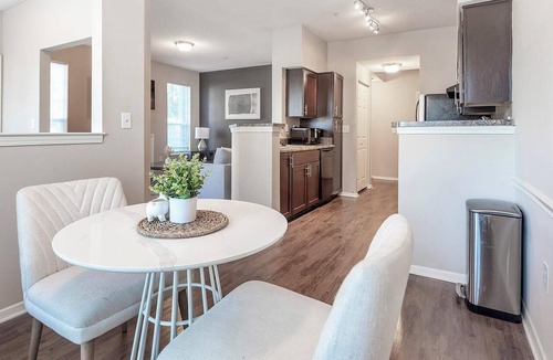 Germantown Apartment | Landing | Modern 1BD, Tennis Court, Gym