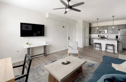 Knoxville Apartment | Landing | Spectacular 2BD, Gym