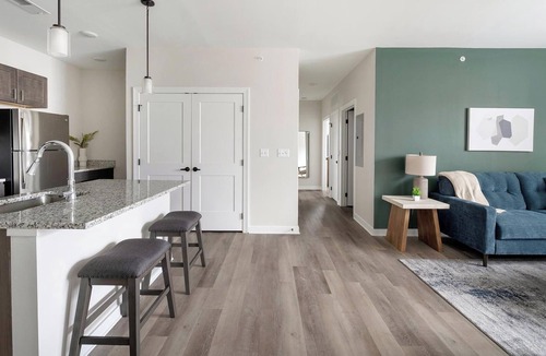 Knoxville Apartment | Landing | Spectacular 2BD, Gym