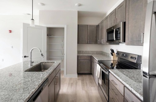 Knoxville Apartment | Landing | Spectacular 2BD, Gym
