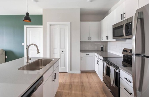 Knoxville Apartment | Landing | Spectacular 2BD, Gym
