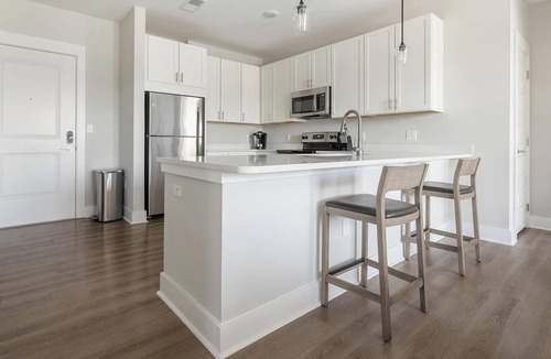 Hickory Apartment | Landing | Stunning 2BD, Gym, Yoga Studio