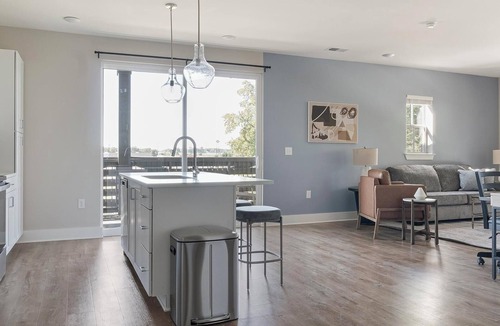 Oakwood Apartment | Landing | Stylish 1BD, Clubhouse, Gym