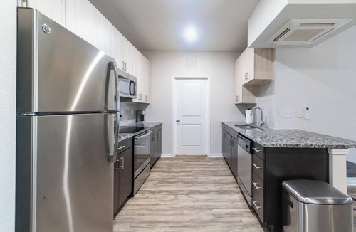 Charlotte Apartment | Landing | Stylish 1BD, Gym, Clubhouse