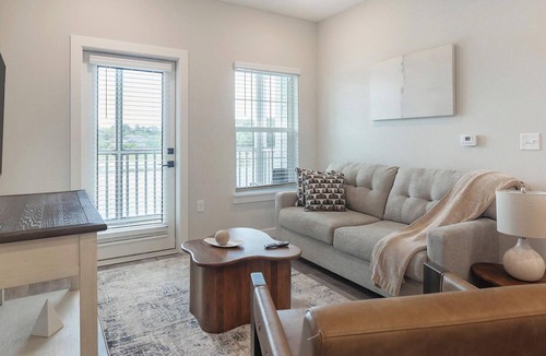 Beaufort Apartment | Landing | Stylish 1BD, Gym